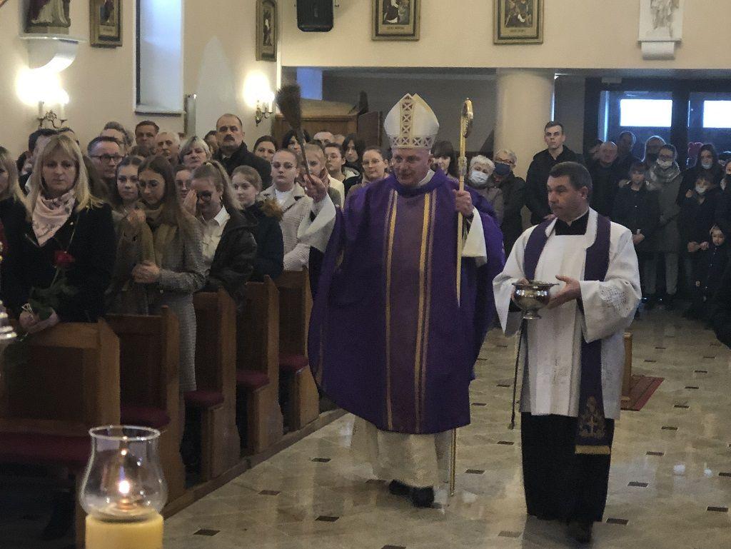 Boniewo: Biskup Włocławski pobłogosławił kolejny etap prac w świątyni