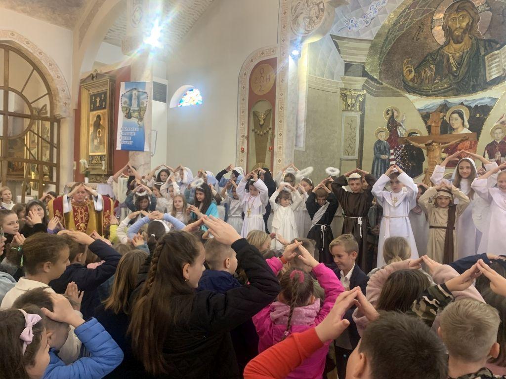 Turek: bal wszystkich świętych w parafii św. Barbary