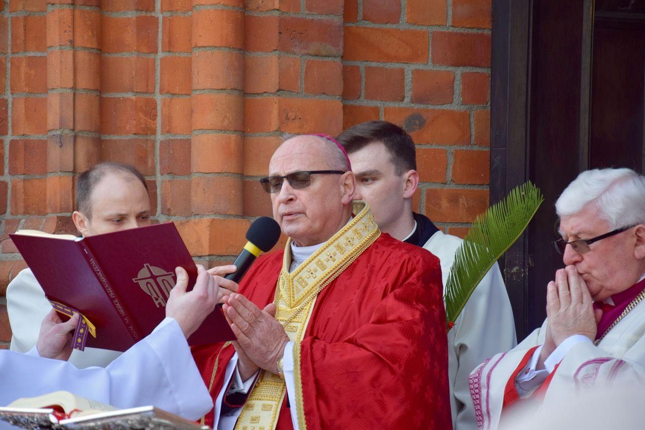 Biskup Włocławski przewodniczył uroczystościom Niedzieli Palmowej