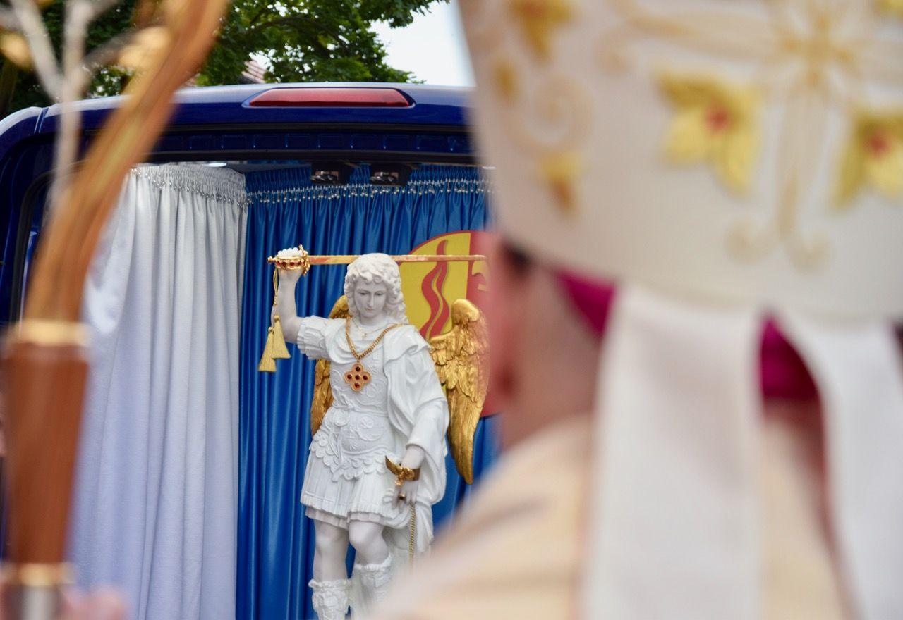 Bp Mering przewodniczył diecezjalnym uroczystościom zakończenia peregrynacji figury św. Michała Archanioła