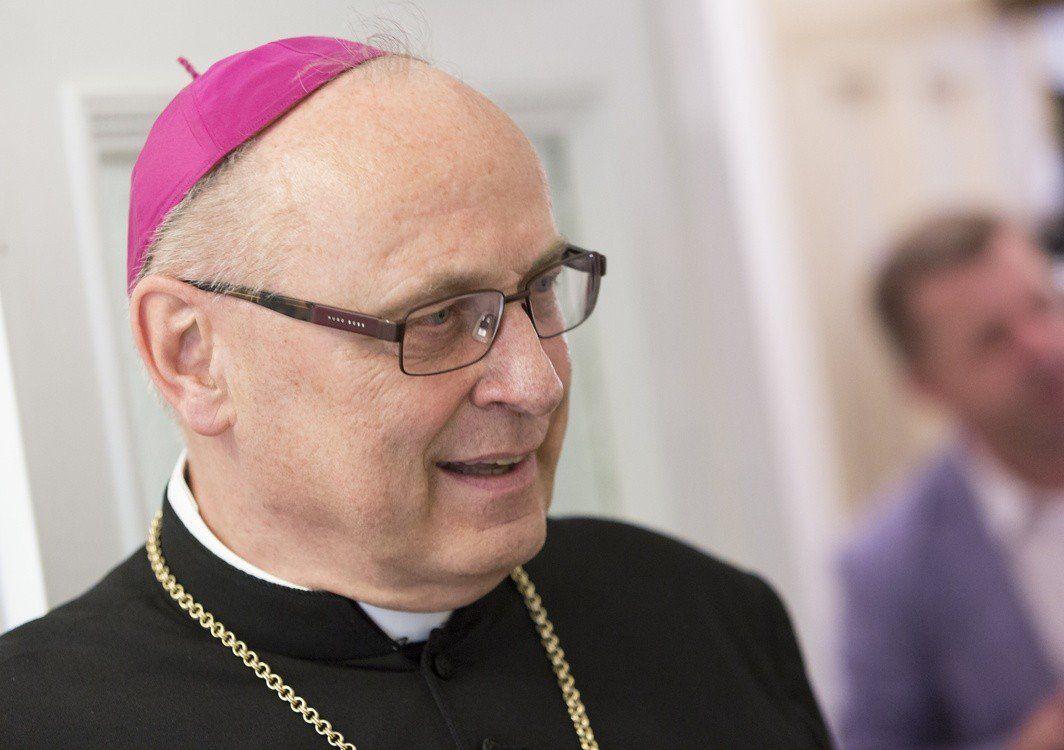 Bp Mering apeluje o przestrzeganie zasad epidemicznych w diecezji