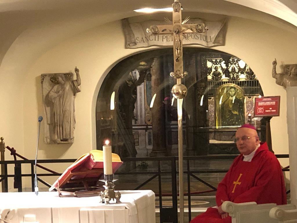 Rzym: bp Wętkowski przy grobie św. Piotra modlił się za diecezję