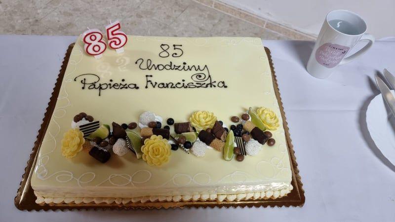 Sieradz: urodzinowy tort papieża Franciszka