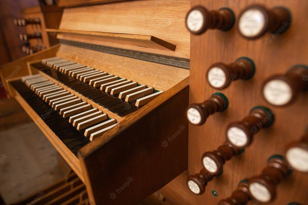 Materiały muzyczne do wykorzystania przez organistów